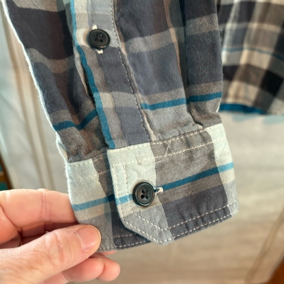 Columbia lined men’s medium long sleeve shirt.  Soft and very good condition. - Picture 4 of 9